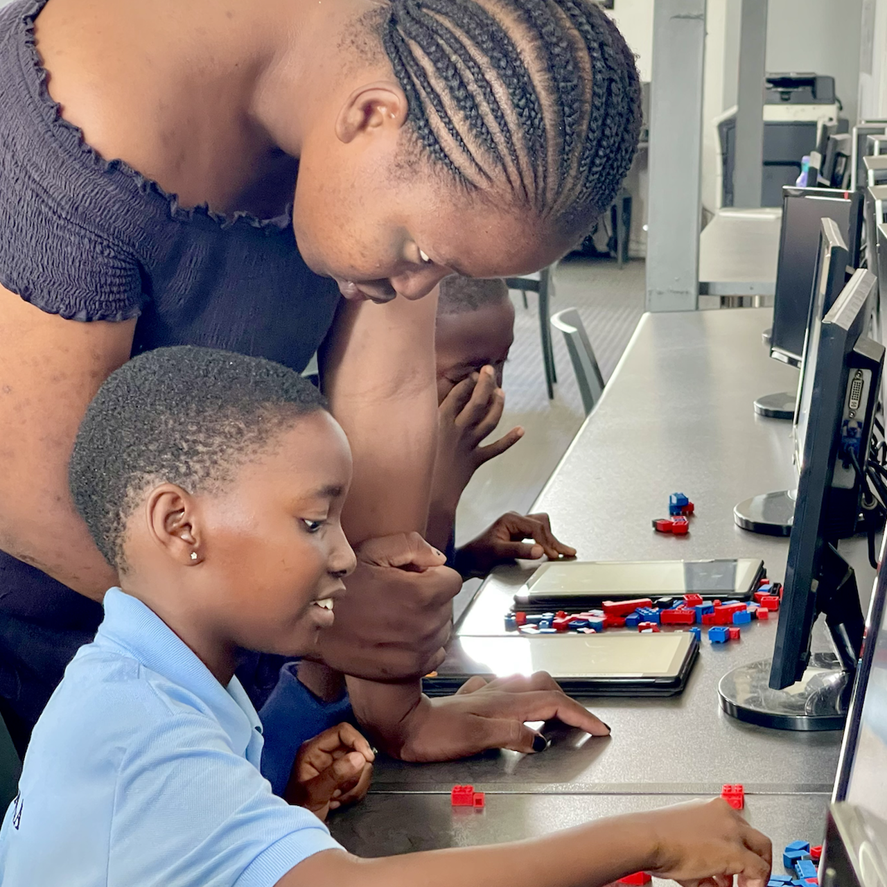 Offline and online learning methods for rural education.