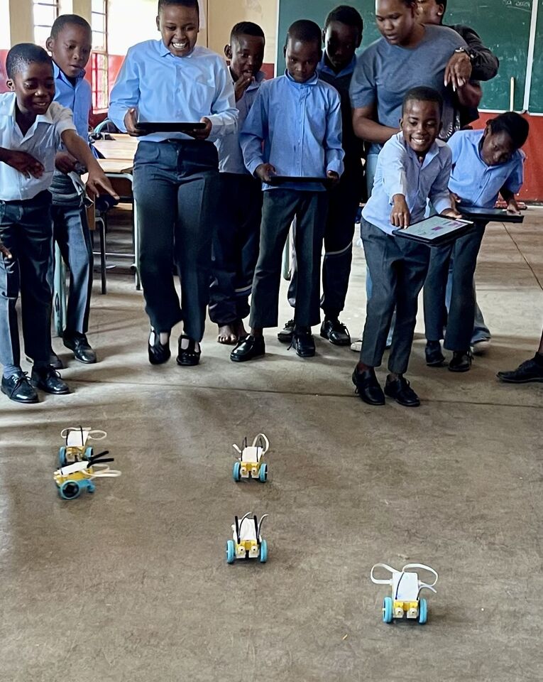 GWF children lego robots2