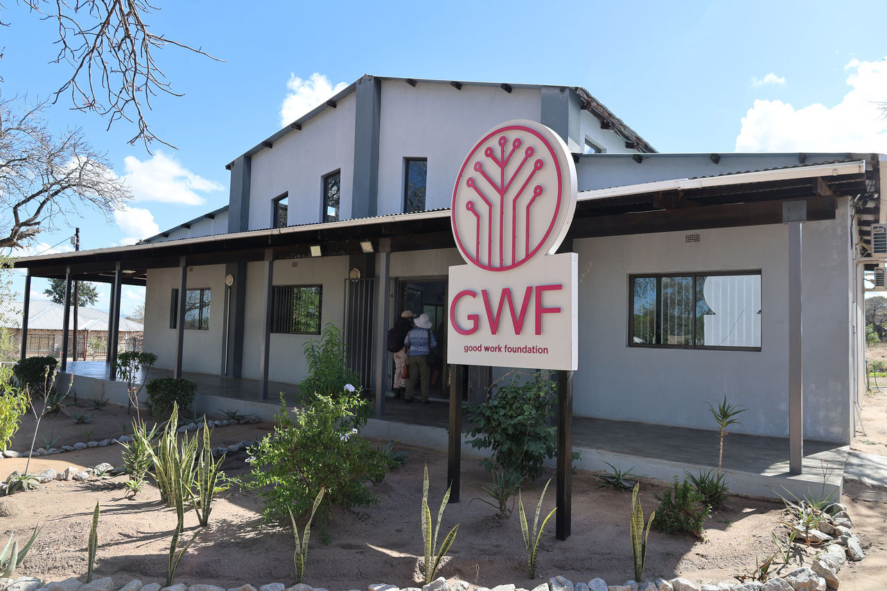 53098391099 93de38402a k